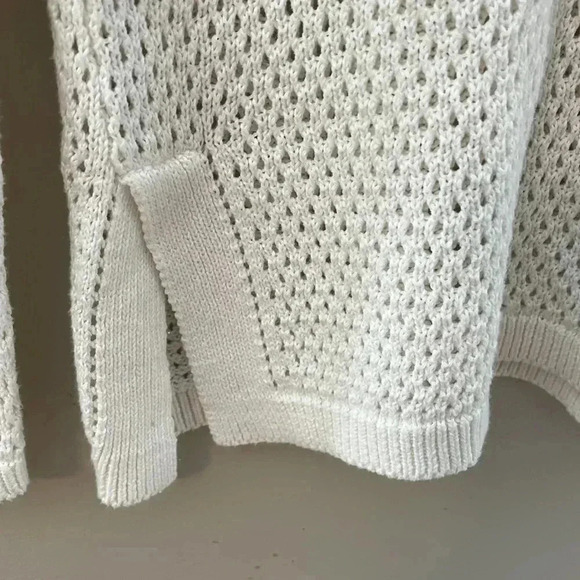 ❤️2/$30❤️[S] FDJ French Dressing Women's White Solid Mesh Stitch  V Neck Sweater - Picture 4 of 7